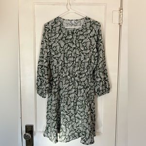 Old Navy green dress, long sleeves, very comfortable - size Small - fall!!!